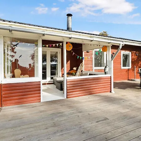 Hébergement de vacances Cozy At Tuse Naes In *