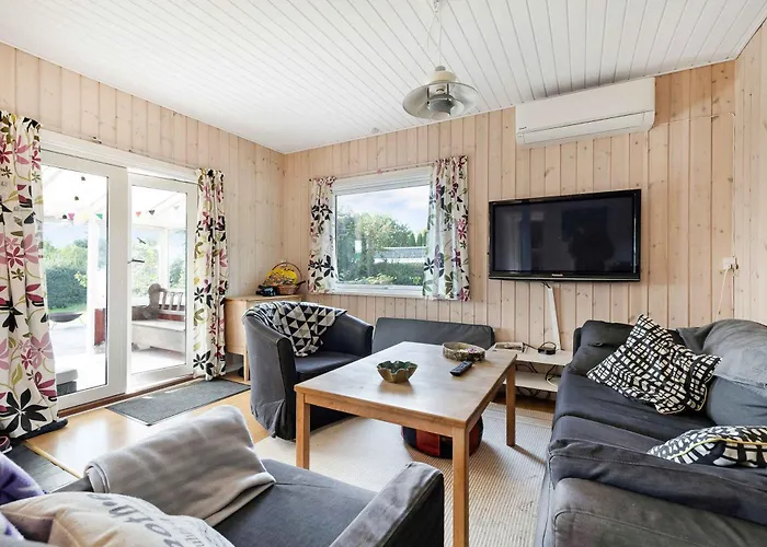 Vakantiehuis Cozy At Tuse Naes In